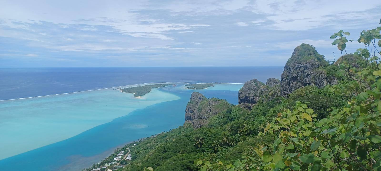 vue-depuis-le-mont-teurafaatiu.jpeg (133 KB)