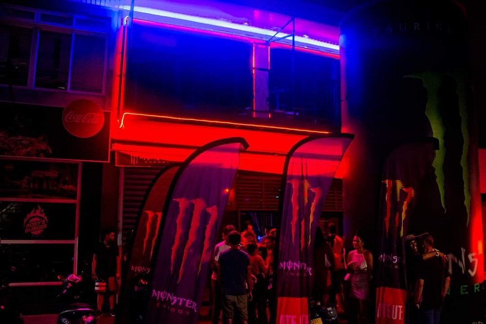 ute-ute-nigth-club-papeete-facade.jpeg (82 KB)