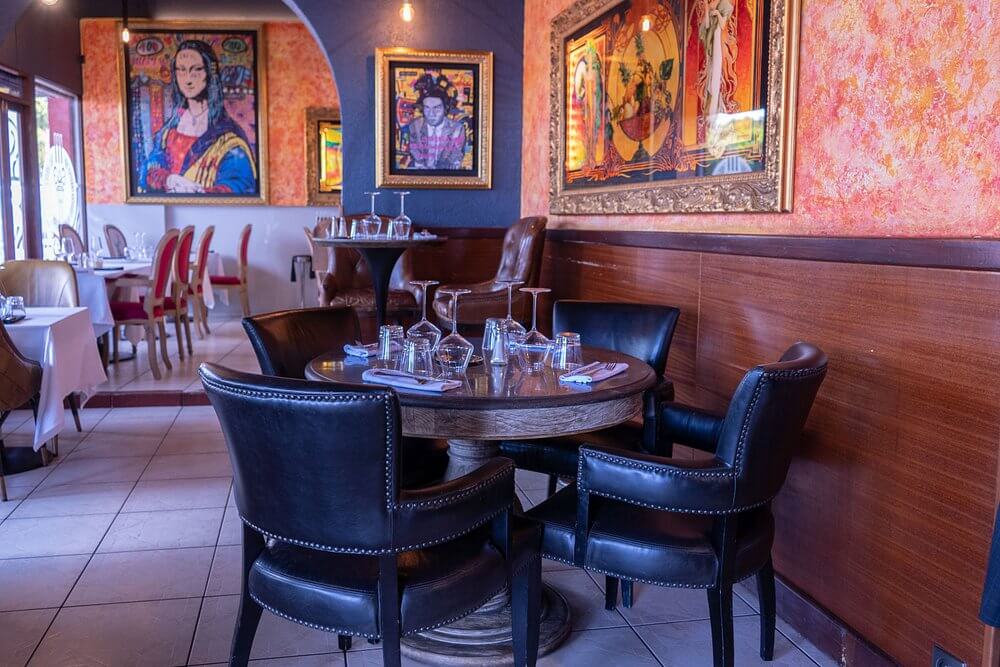 la-brasserie-des-rempart-interieur-papeete-tahiti.jpeg (115 KB)