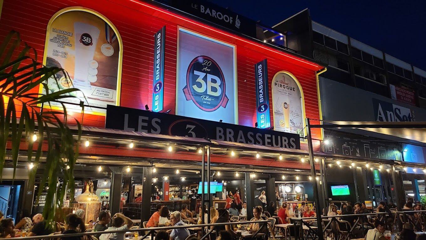 les-3-brasseurs-facade-restaurant-bar-papeete-tahiti.jpeg (199 KB)